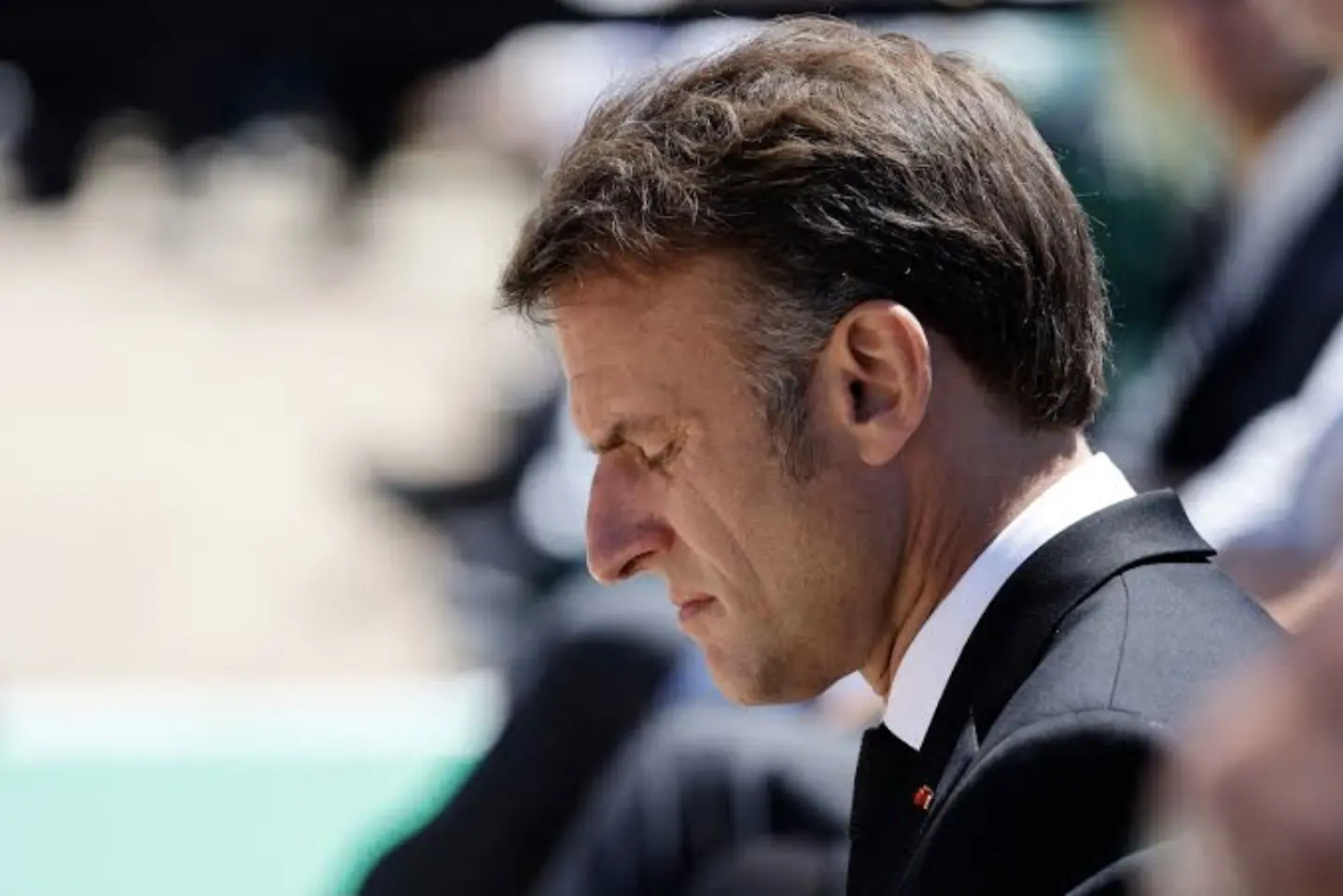 « La main ne doit pas trembler » : Emmanuel Macron en pilote automatique