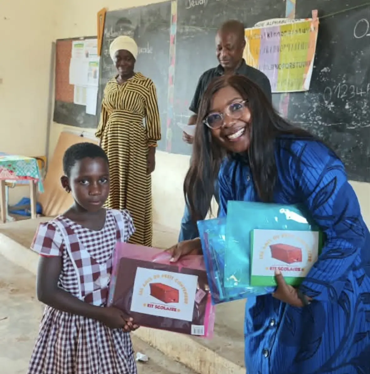 Jacqueville: Les Amis du Petit Conteneur NGO gives 100 school kits to Abraco pupils