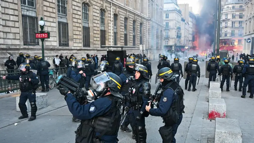 Second Act of Protests: Mélenchon Urges Macron to Back Down as Demonstrators Defy the Élysée