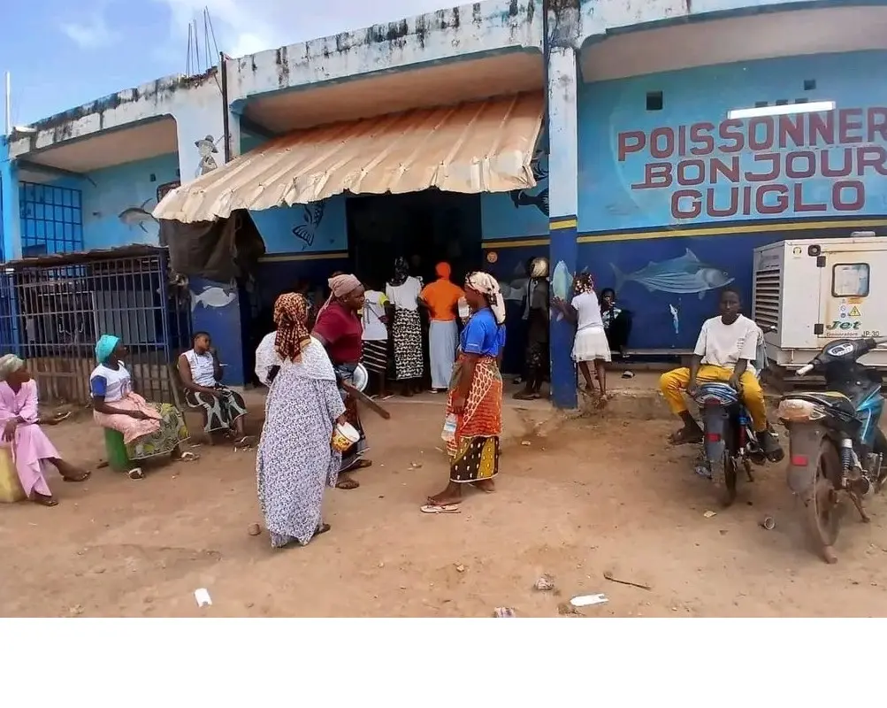 Guiglo: Squeezed by soaring prices, fish sellers go on strike