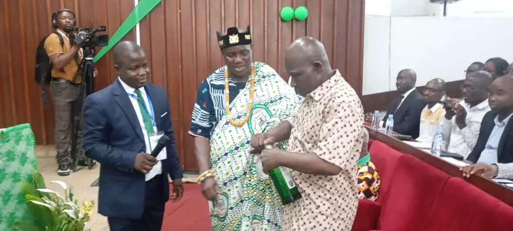 Médecine traditionnelle : la Côte d’Ivoire veut rapprocher les savoirs ancestraux de la science