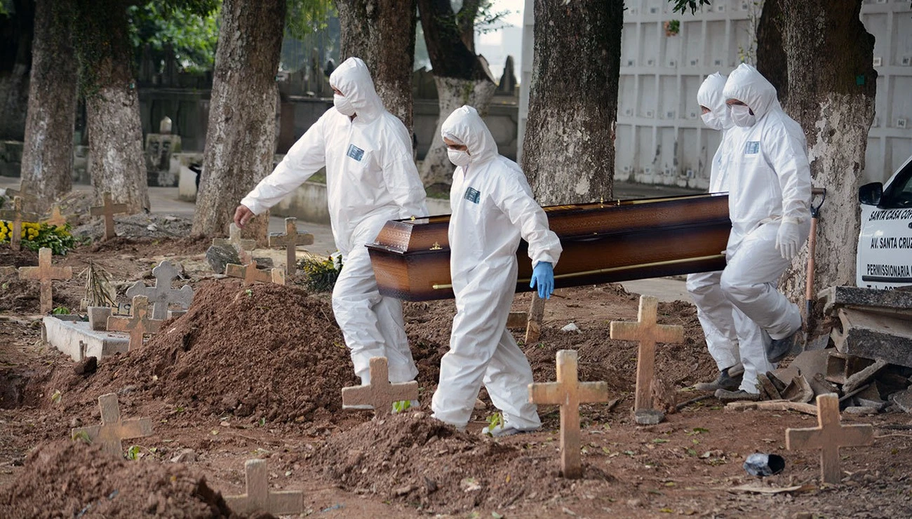 La pandémie du nouveau coronavirus a fait au moins 3 919 801 morts dans le monde.