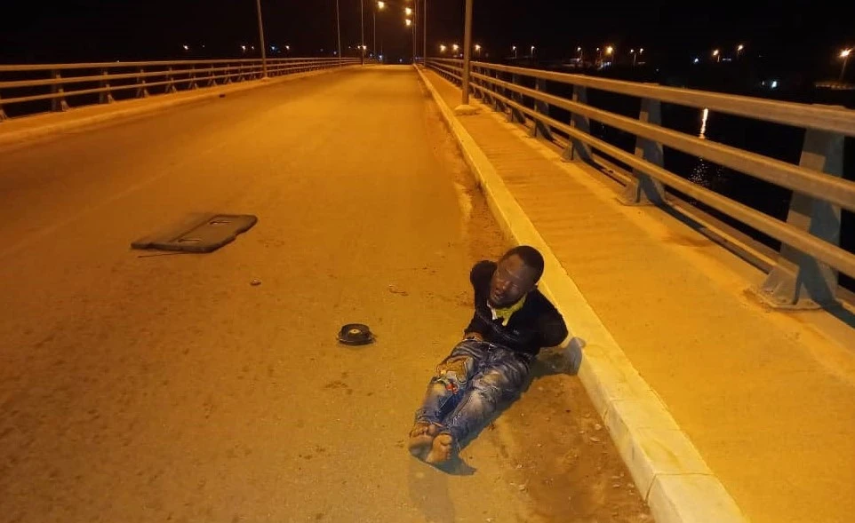 L'individu menotté et ligoté trouvé sur le bas côté du pont de Jacqueville