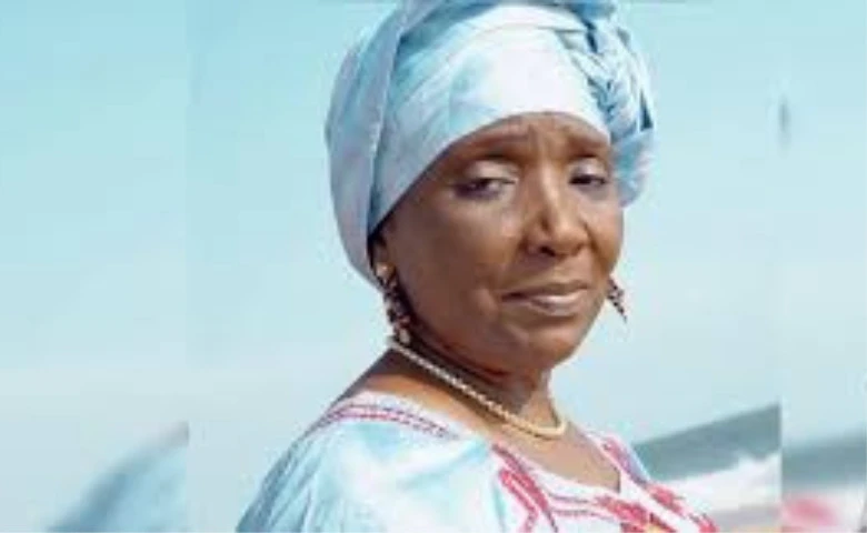 Aïcha Koné annonce la célébration de ses 45 ans de carrière musicale (PhDr).