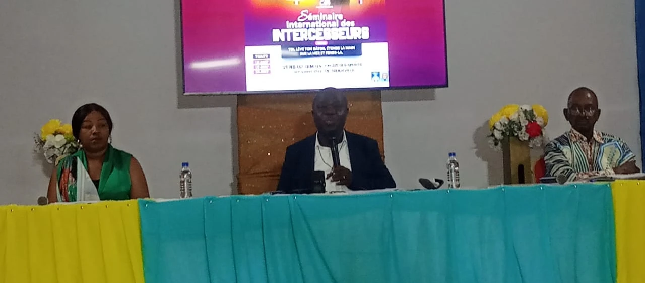 affirmé Dr Jean-Emmanuel Akobé, fondateur de la Communauté catholique mère du divin amour (Cmda) au ( milieu).