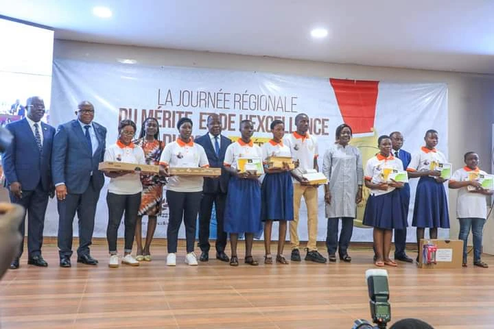 Les meilleurs élèves et étudiants de la région du Poro ont été distingués