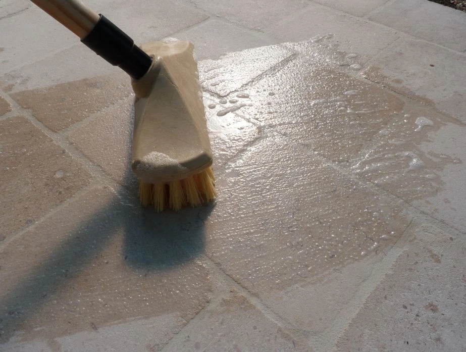 nettoyer le carrelage