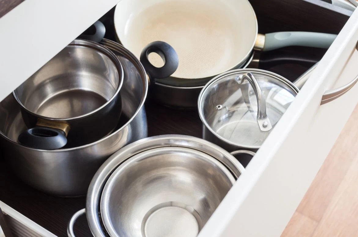 Rangement cuisine : 3 astuces rangement destinées à vos couvercles de  casseroles