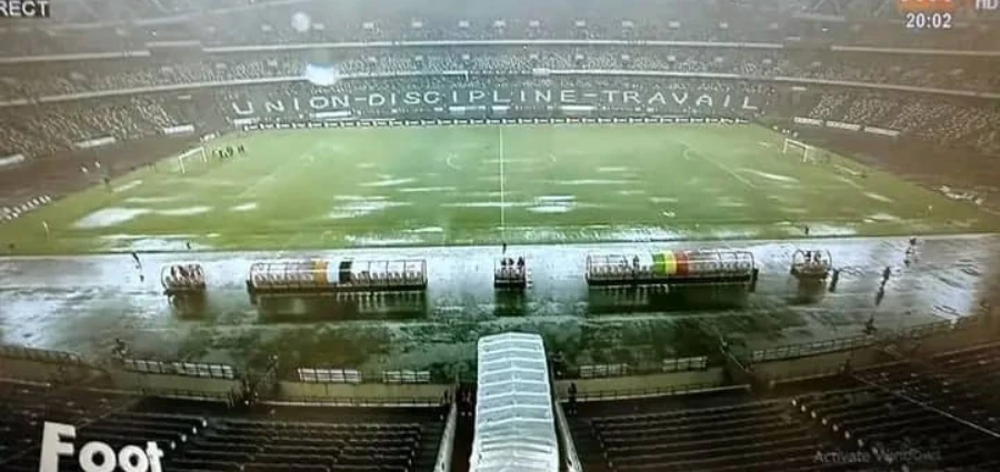 Une vue du stade Alassane Ouattara, inondée