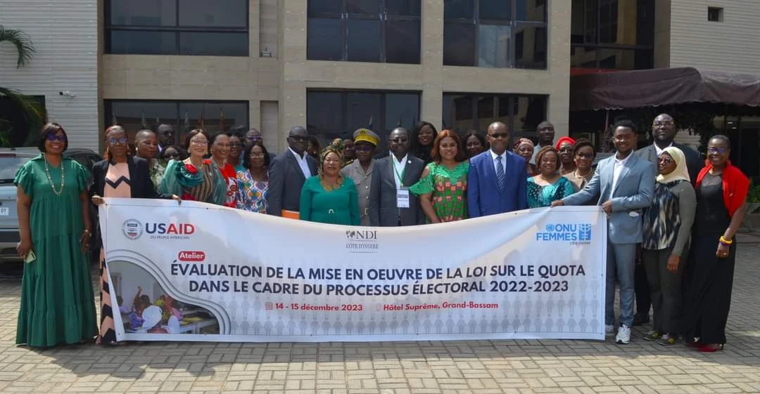 Photo de famille des participants
