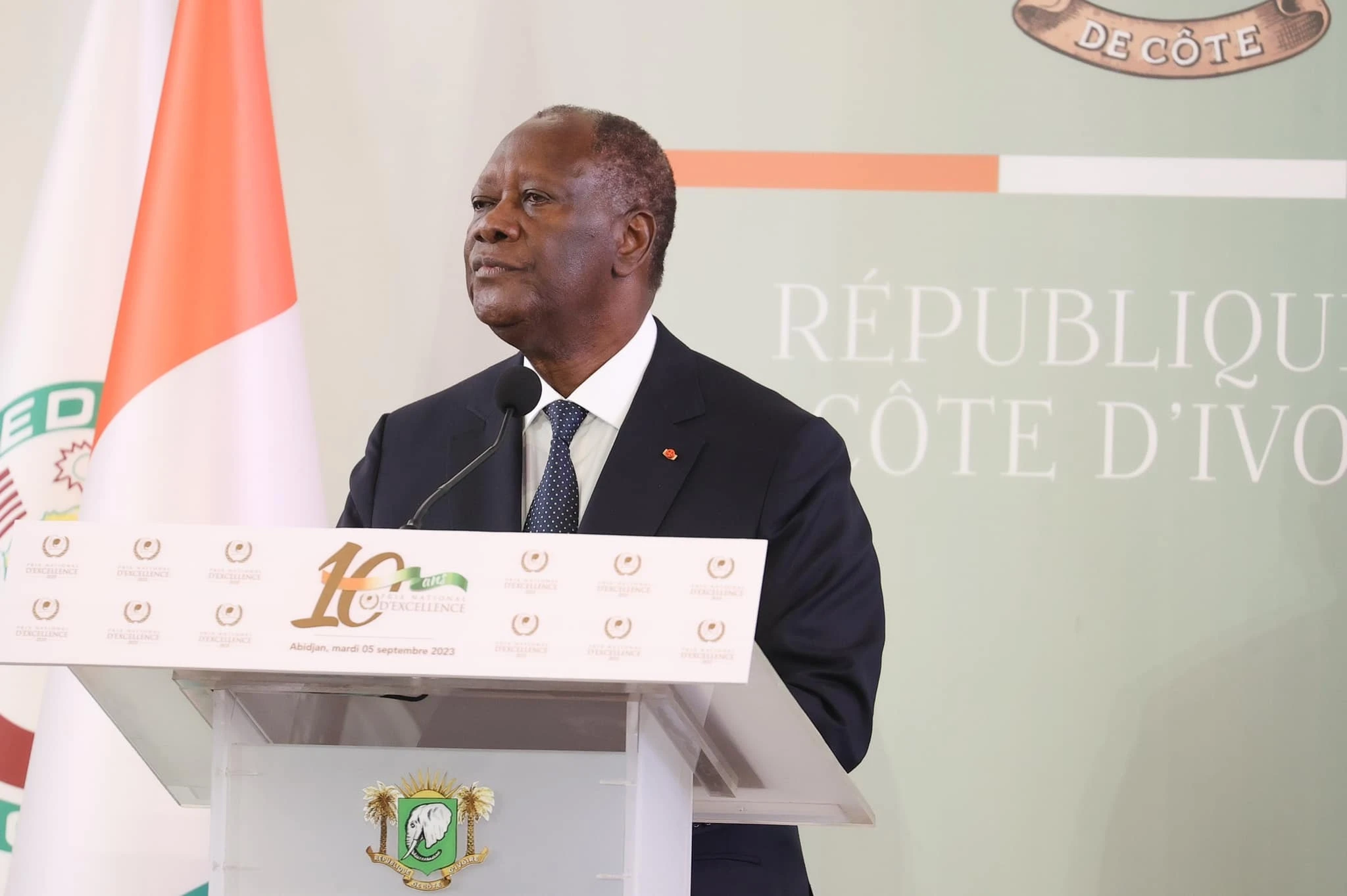 Installation du Drapeau de la République de Côte d'Ivoire au Sein