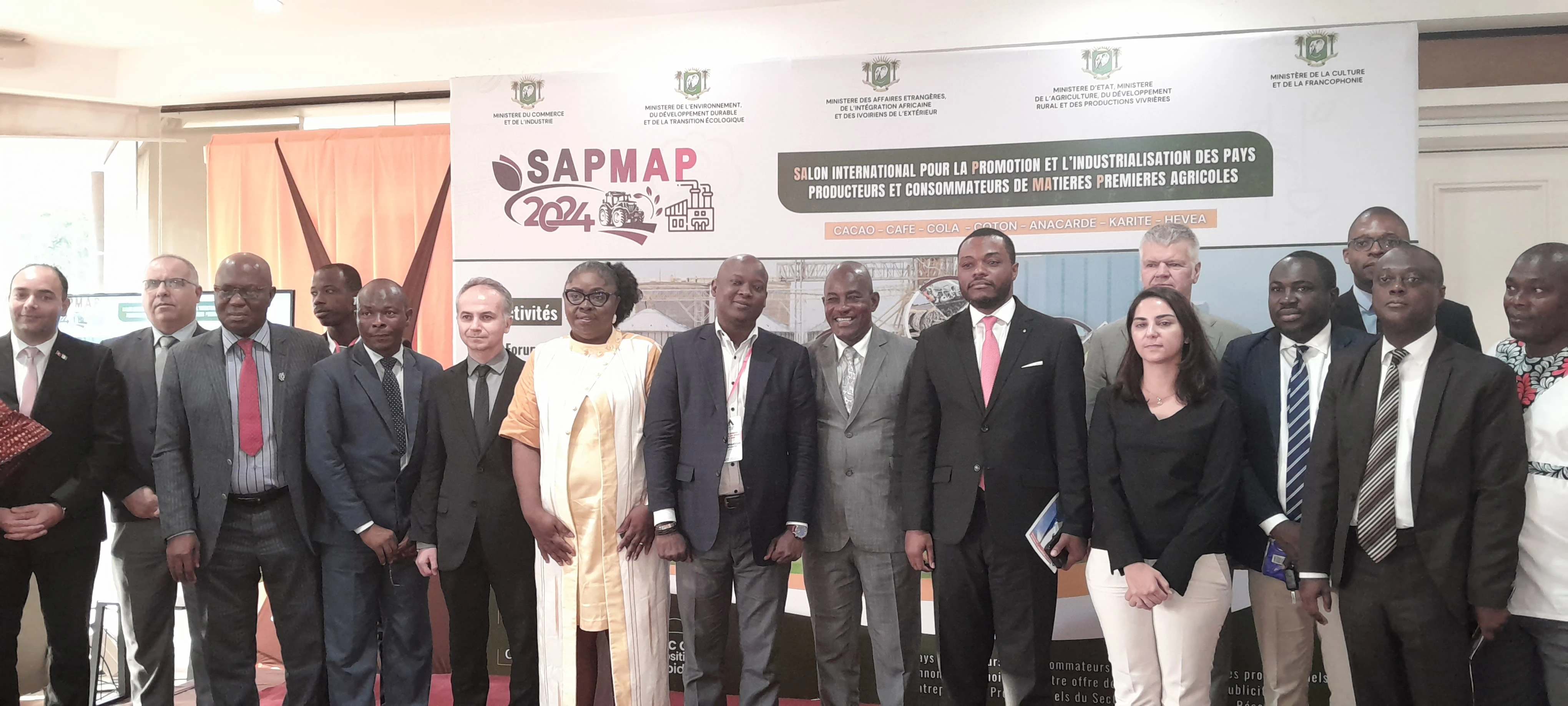 LA PHOTO DE FAMILLE LORS DE LA CONFERENCE DE PRESSE DE LANCEMENT DU SAPMAP 2024