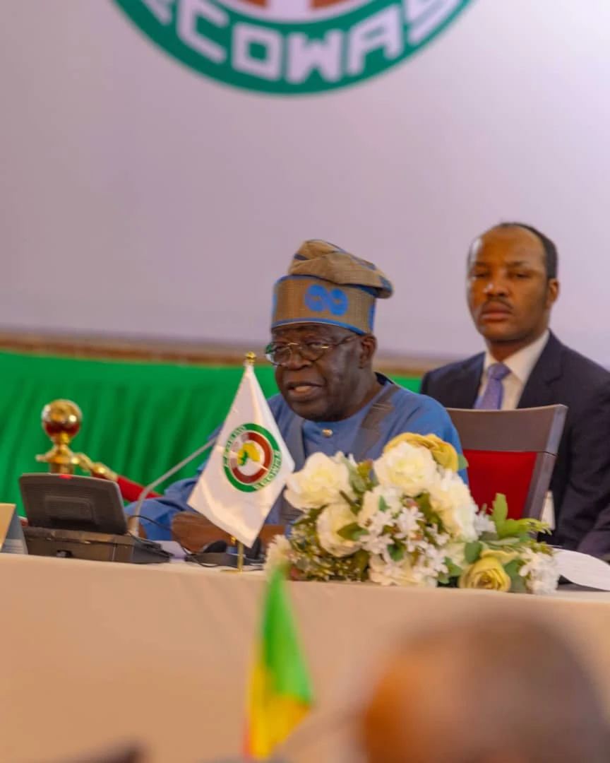 BOLA AHMED TINUBU RECONDUIT A LA TETE DE LA CEDEAO