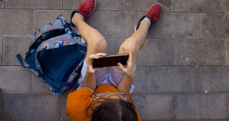 rentree-scolaire-au-canada-tiktok-facebook-instagram-et-snapchat-face-a-une-crise-educative