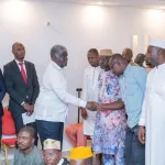 effondrement-d-une-mosquee-a-akouedo-le-premier-ministre-beugre-mambe-aux-cotes-de-la-communaute-musulmane