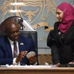 decouverte-d-un-diamant-gigantesque-au-botswana-une-pierre-precieuse-qui-pese-2-492-carats