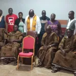 thomas-noba-recoit-les-benedictions-traditionnelles-avant-une-tournee-dans-le-haut-sassandra