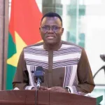 la-revue-de-l-actualite-internationale-un-ex-ministre-burkinabe-condamne-les-fama-font-erreur-les-eaux-montent