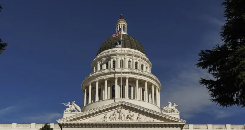 intelligence-artificielle-de-nouvelles-lois-prises-pour-encadrer-l-industrie-de-l-ia-en-californie