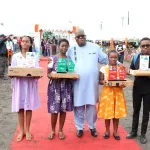 promotion-de-l-excellence-la-fondation-tbl-espoir-et-esperance-recompense-les-1000-meilleurs-eleves-de-marcory