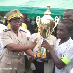 coupe-dominique-ouattara-l-equipe-de-koriakro-souleve-le-trophee-a-lolobo