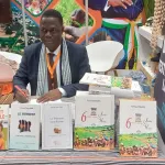 cote-d-ivoire-dr-daniel-tiato-zan-presente-ses-oeuvres-litteraires-au-salon-des-collectivites-territoriales