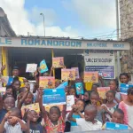 treichville-l-ong-be-ambitious-for-your-continent-celebre-l-excellence-a-la-bibliotheque-le-romandroom