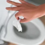 toilettes-7-dechets-inattendus-que-vous-jetez-dans-les-toilettes-qui-les-bouchent