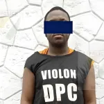 cocody-ii-plateaux-le-presume-assassin-de-la-jeune-dame-dans-la-residence-meublee-est-un-etudiant-de-21-ans