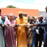 minignan-la-qualite-du-service-amelioree-avec-l-ouverture-d-une-nouvelle-agence-cie-un-don-au-centre-de-sante