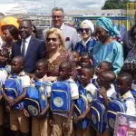 education-dominique-ouattara-lance-la-campagne-de-distribution-de-15-000-kits-scolaires-aux-ecoliers