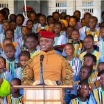 rentree-scolaire-dans-l-aes-sous-les-eaux-des-militaires-ca-et-la-les-ecoles-fermees-rouvrent-les-portes