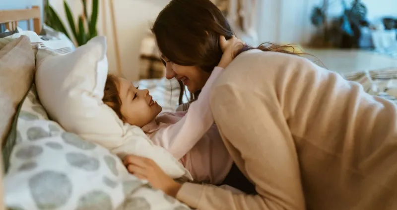 bonne-attitude-05-phrases-magiques-pour-renforcer-le-lien-parent-enfant-au-moment-du-coucher