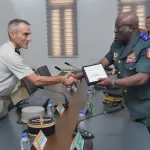 la-retrocession-du-43e-bima-au-coeur-des-echanges-entre-le-general-doumbia-et-un-general-francais