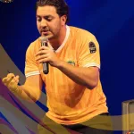 festival-afrique-du-rire-2024-l-expert-humoriste-amine-radi-seduit-le-public-ivoirien-a-abidjan