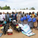 education-une-fondation-offre-des-kits-scolaires-aux-ecoles-primaires-publiques-modeste-et-azuretti-1