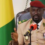 guinee-pourquoi-mamadi-doumbouya-a-stoppe-les-missions-a-l-etranger-jusqu-en-fin-2024