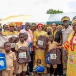 fresco-l-ong-lame-afrique-fait-d-importants-dons-pour-l-autonomisation-des-femmes-et-la-scolarisation-des-enfants