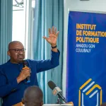 cote-d-ivoire-le-vice-president-sierra-leonais-partage-son-experience-avec-les-etudiants-de-l-ifp-agc