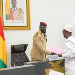 guinee-voici-l-assurance-vie-et-le-laisser-passer-de-la-candidature-de-mamadi-doumbouya