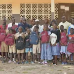 le-college-moderne-et-le-groupe-scolaire-de-kato-dote-de-kits-scolaires-materiel-didactique-et-informatique