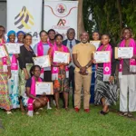 awi-permanences-des-femmes-recoivent-des-certificats-de-formation
