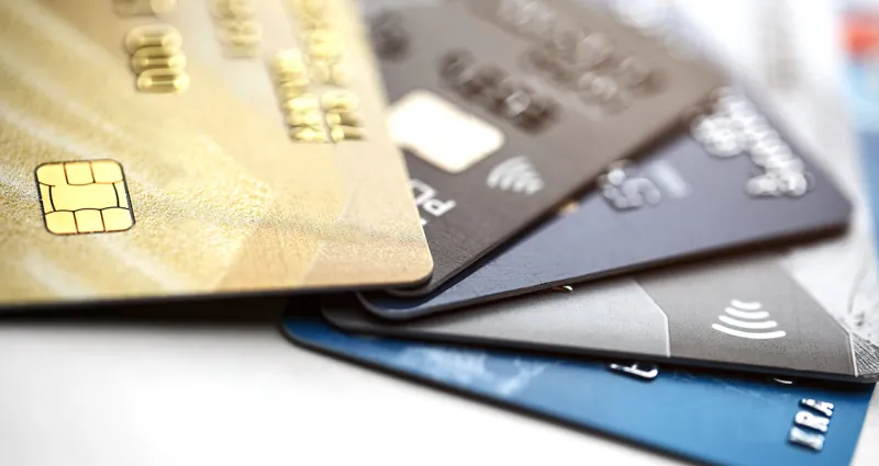 la-fin-de-la-carte-bancaire-l-ere-du-paiement-dematerialise-est-elle-arrivee