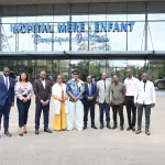 bingerville-koffi-olomide-emerveille-par-l-hopital-mere-enfant-remercie-mme-dominique-ouattara