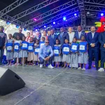 wara-tour-8-l-union-culturelle-libanaise-mondiale-section-abidjan-offre-5000-kits-scolaires-aux-eleves