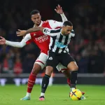 premier-league-newcastle-renoue-avec-la-victoire-face-a-un-arsenal-en-perte-de-vitesse