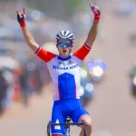 tour-du-faso-2024-le-russe-artem-gomozkov-s-impose-en-solitaire-a-kaya-et-confirme-la-domination-russe