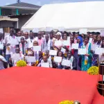 professionnalisation-du-transport-des-jeunes-recoivent-leurs-attestations-de-fin-de-formation