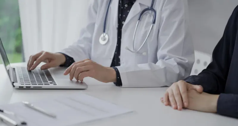 cyberattaque-en-france-une-clinique-fragilisee-750-000-dossiers-patients-exposes-une-enquete-ouverte