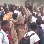 education-nationale-les-eleves-du-lycee-moderne-de-m-bahiakro-en-greve